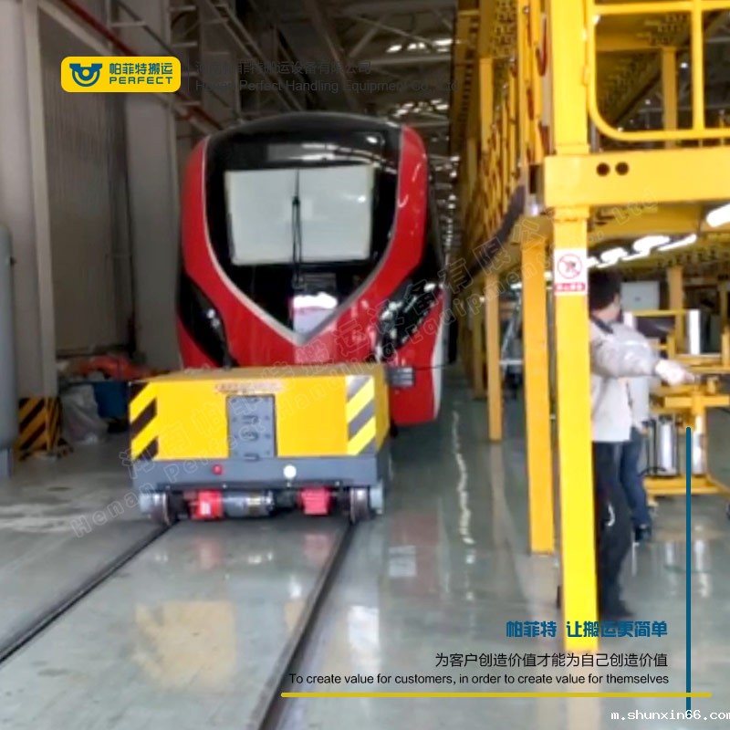 <b>30吨电动牵引车</b>